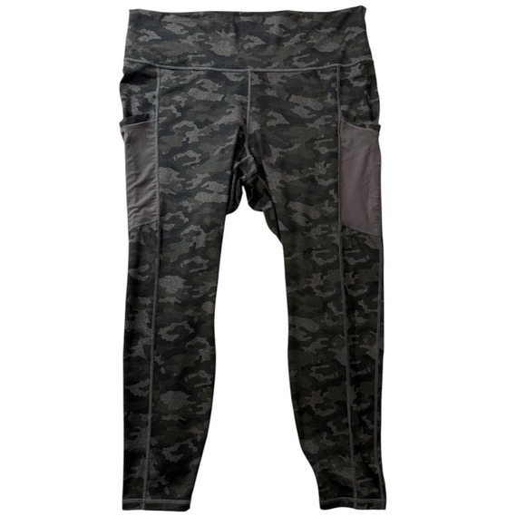 Fabletics Women On The Go PowerHold High Waisted Leggings Pockets Camo Size 2X - Picture 2 of 13
